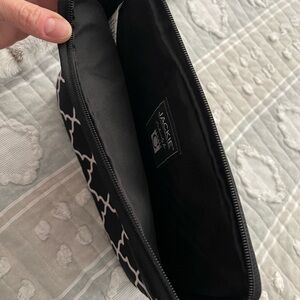 Jack by BB Dakota Monochrome IPAD Bag